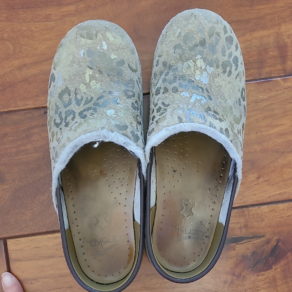 Women's Leopard Print Clogs
